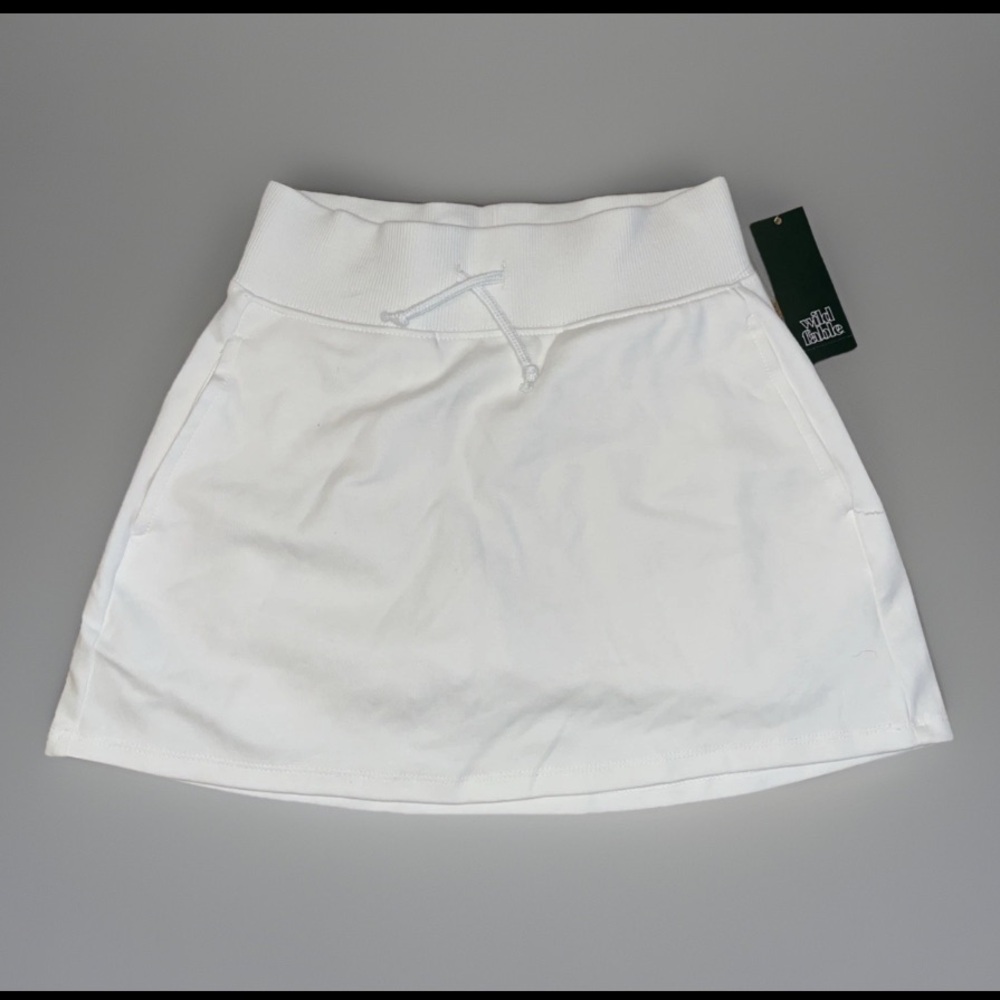 White Women's Skirt/ Skort With Pockets & Drawstrings Wide Elastic Waistband